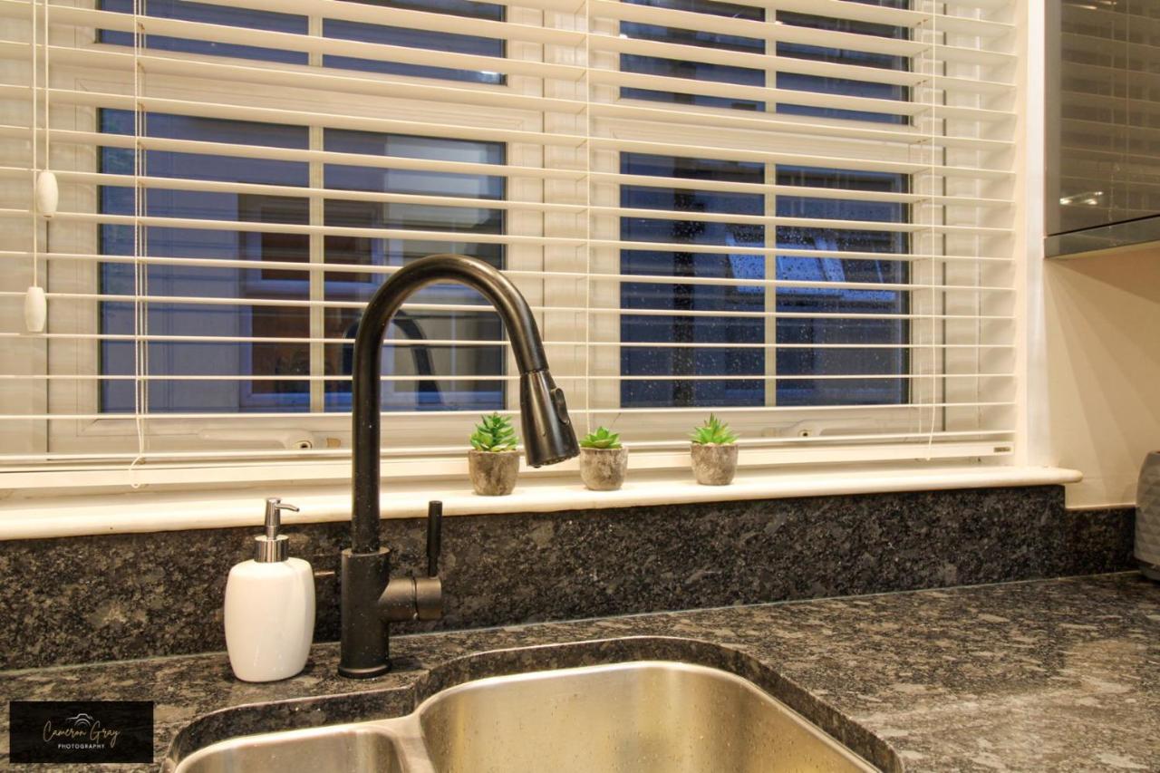 Nice 2 Bed House, Office, Wi-Fi, Free Parking Belfast Eksteriør bilde