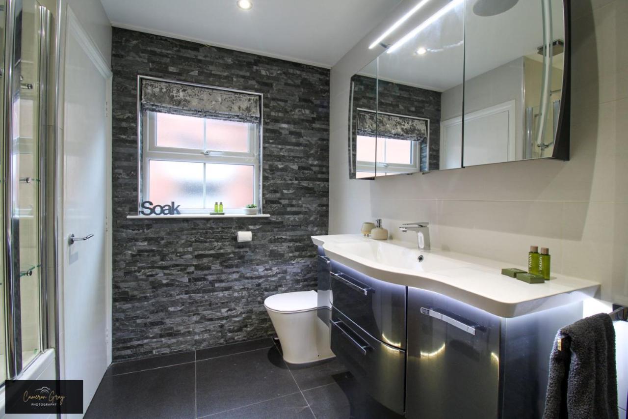 Nice 2 Bed House, Office, Wi-Fi, Free Parking Belfast Eksteriør bilde