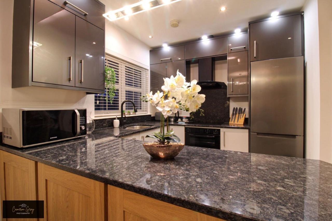 Nice 2 Bed House, Office, Wi-Fi, Free Parking Belfast Eksteriør bilde